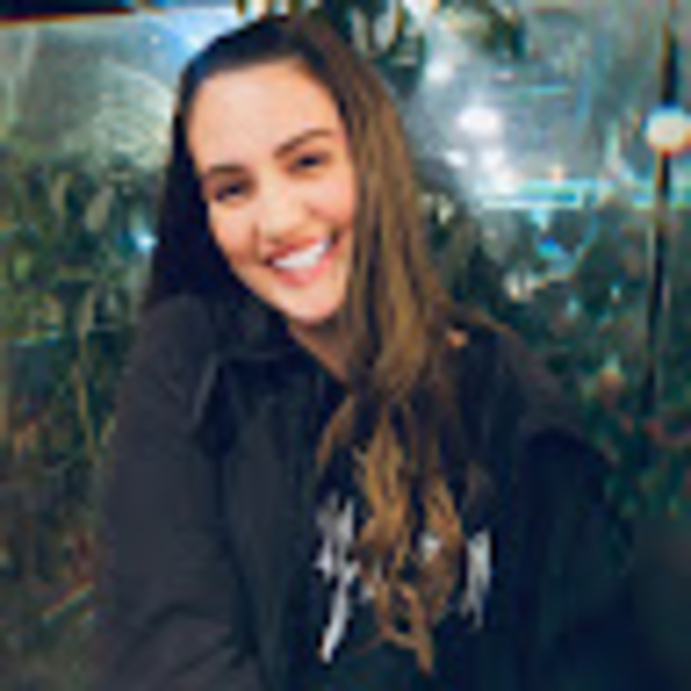 Meet your Posher, Alexia